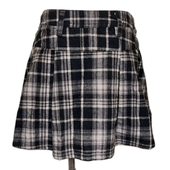 Free People Serena Micro Skort Mini Plaid Black Gray Size 4 NWT - Picture 6 of 12